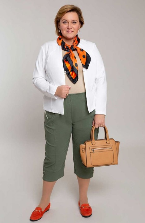 Pantaloni 3/4 verde inchis cu buzunare