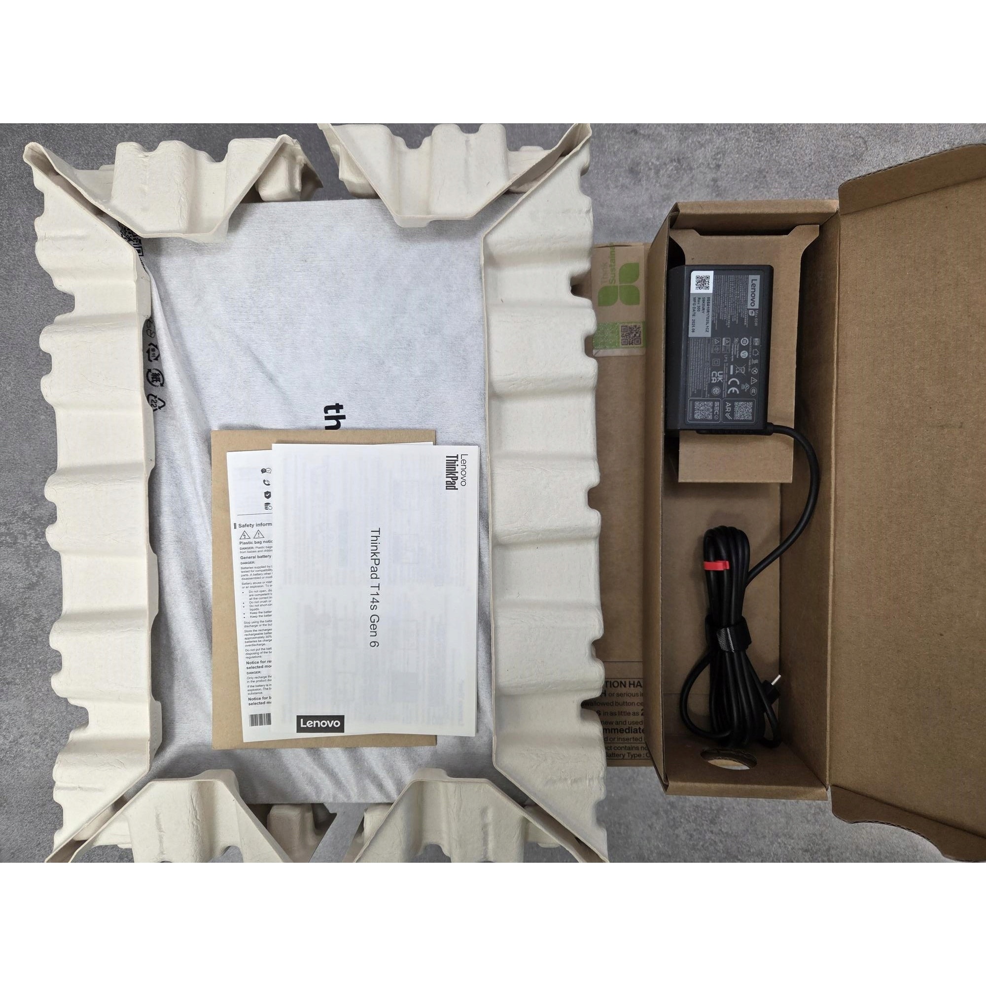 Laptop Lenovo ThinkPad T14s Gen 6, Intel Core Ultra 5 225U, 16GB RAM, SSD 512GB, 14", 400 nits, Windows 11 Professional