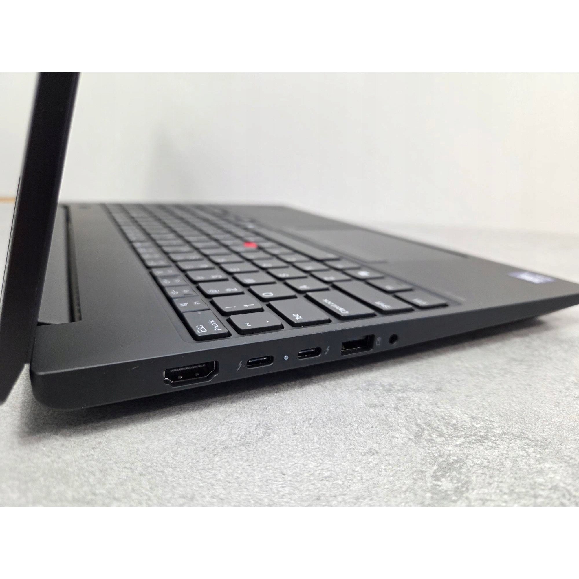Laptop Lenovo ThinkPad P16s Gen 3, Intel Core Ultra 7, 16GB RAM, 512GB SSD, NVIDIA RTX 500, 16" touchscreen, 1.82kg