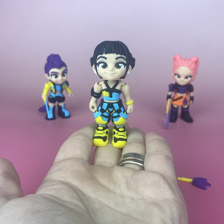 Zoey – figurina K-Pop flexibila