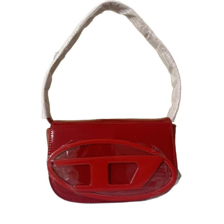 Piros, 20 cm-es, kis négyzet alakú válltáska, díszdoboz