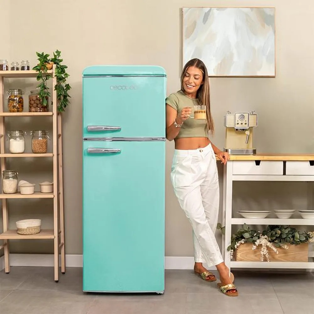Frigider Retro Cecotec, Bolero CoolMarket 2D Origin, H148.5 cm, capacitate toatala 215 litri, iluminare interioara, manere ergonomice, rafturi din sticla, alarma acustica usa deschisa, control temperatura prin rotita, picioare reglabile, turcoaz
