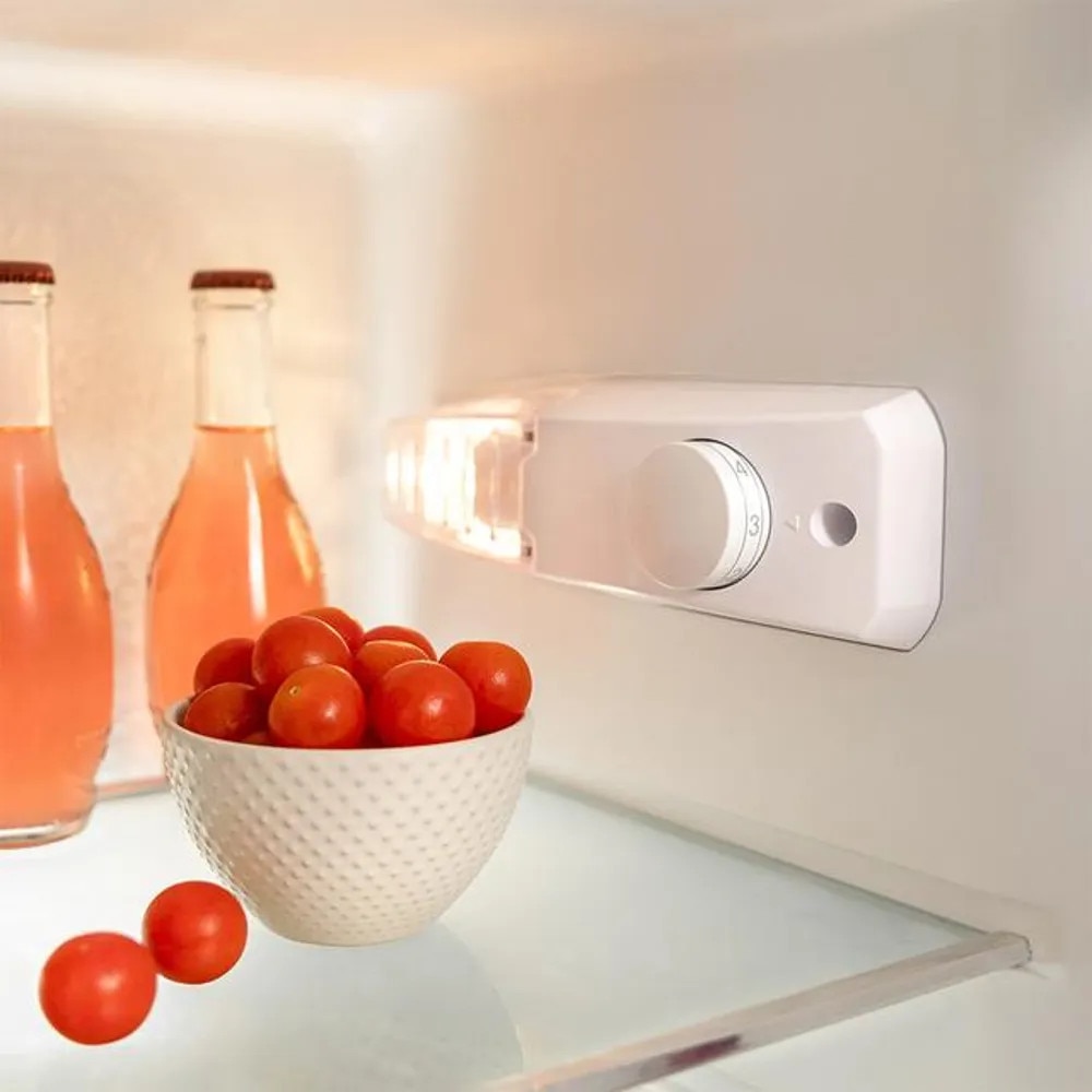 Frigider Retro Cecotec, Bolero CoolMarket 2D Origin, H148.5 cm, capacitate toatala 215 litri, iluminare interioara, manere ergonomice, rafturi din sticla, alarma acustica usa deschisa, control temperatura prin rotita, picioare reglabile, turcoaz