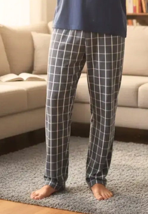 Pantaloni pijama barbati gri deschis cu dungi albe in carouri, croiala lejera-big size