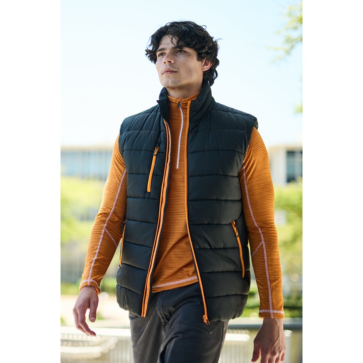 Vesta termoizolantă bărbați Regatta, umplutură reciclată, 3 buzunare, negru/portocaliu, 3XL