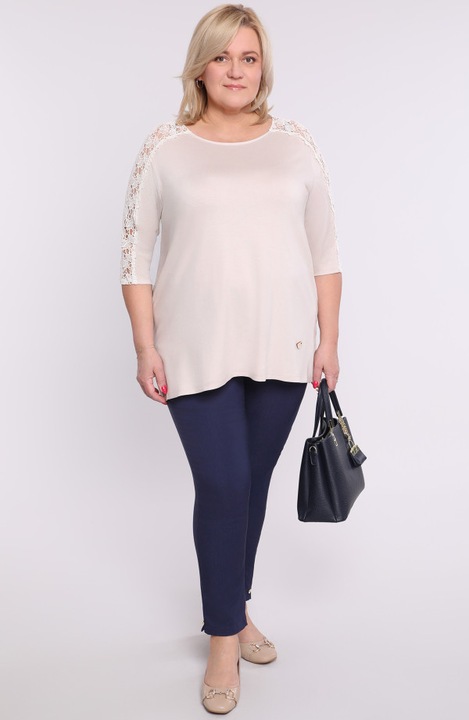 Tunica bej cu umeri din dantela