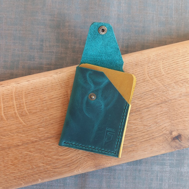 Portcard din piele naturală F. CRIS, turcoaz și galben, 10.5x7.5cm, cusut manual, minimalist