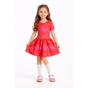Rochita pentru fetite BE YOU rosie cu imprimeu geometric roz – eleganta si plina de energie 3-4 ani INTL