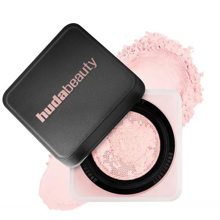 Huda Beauty New Easy Bake Pudra de Fixare Cherry Blossom, Control Ulei, Rezistenta Indelungata, Pentru Tenuri Foarte Deschise, Deschise, Medii si Bronzate, Cantitate 20g 0.71 oz, Textura Fina, Machiaj Impecabil