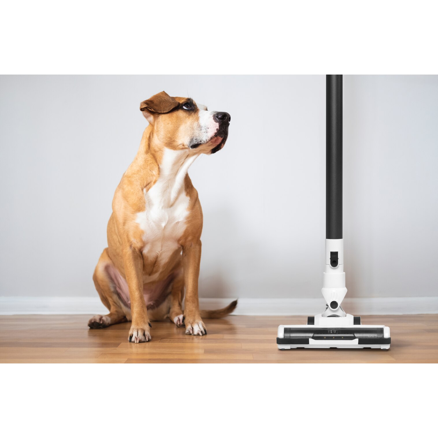 Apirator Vertical 2 in 1 Ufesa, Autonomie 40 min, Sistem Cyclonic, Filtru HEPA, Perie Turbo Motorizata, Design Ergonomic