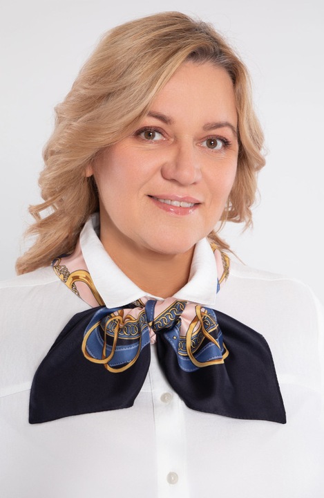 Шал с десен в тъмносиньо и розово UNI