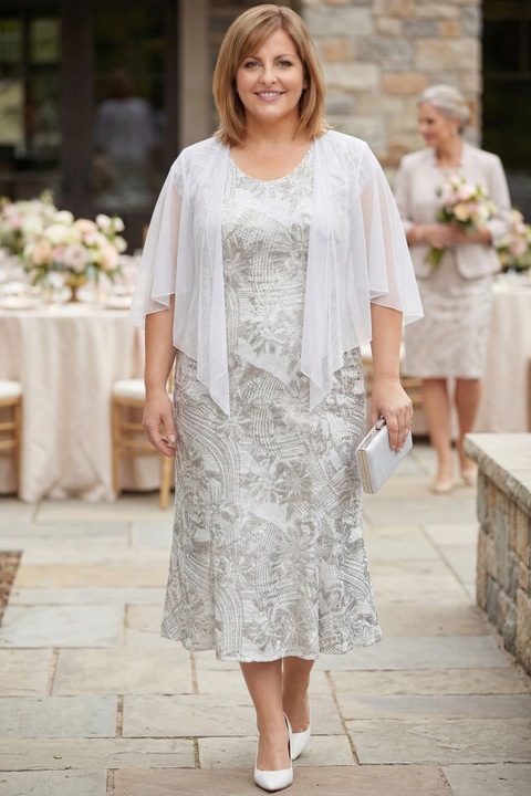 Rochie lunga alba cu modele aurii