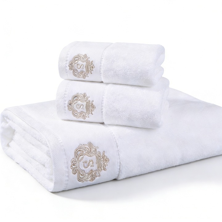 Set de 3 prosoape de baie si seturi de prosoape brodate in forma de S, fabricate din bumbac 100%. Set de prosoape usoare, foarte absorbante, perfecte pentru a fi folosite in baia de hotel in familie sau pentru cadouri