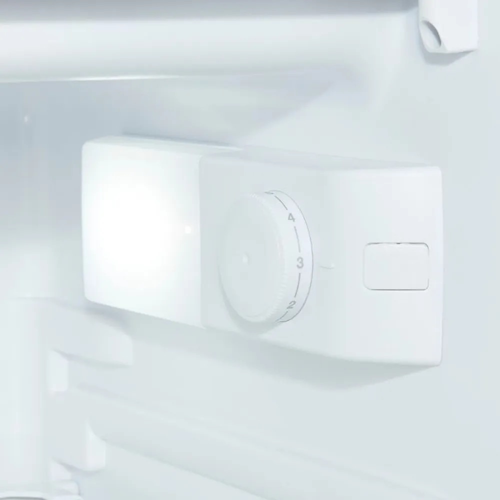Mini frigider incorporabil Exquisit, ideal pentru rulote/pensiuni/camere de hotel, capacitate 118 litri, H 88, compatiment pentru fructe/legume, panou de control mecanic, zgomot redus, picioare ajustabile, compact, design modern, alb