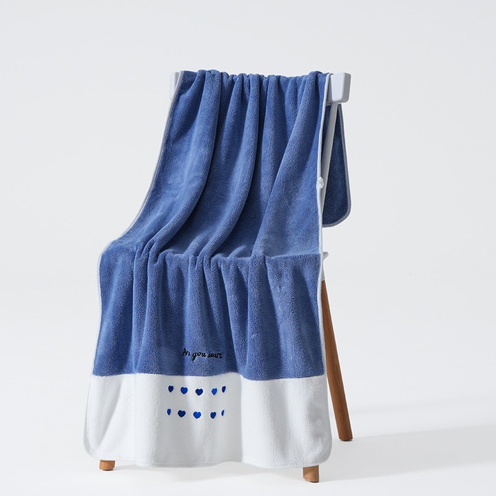 Set prosoape brodate Inima, 2 piese, microfibra, alb cu broderie rosie, 50x100 cm si 70x140 cm