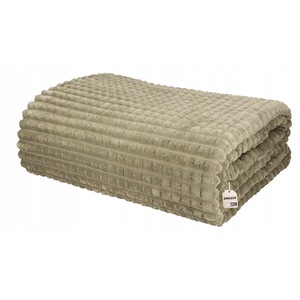 Ágytakarók és plédek