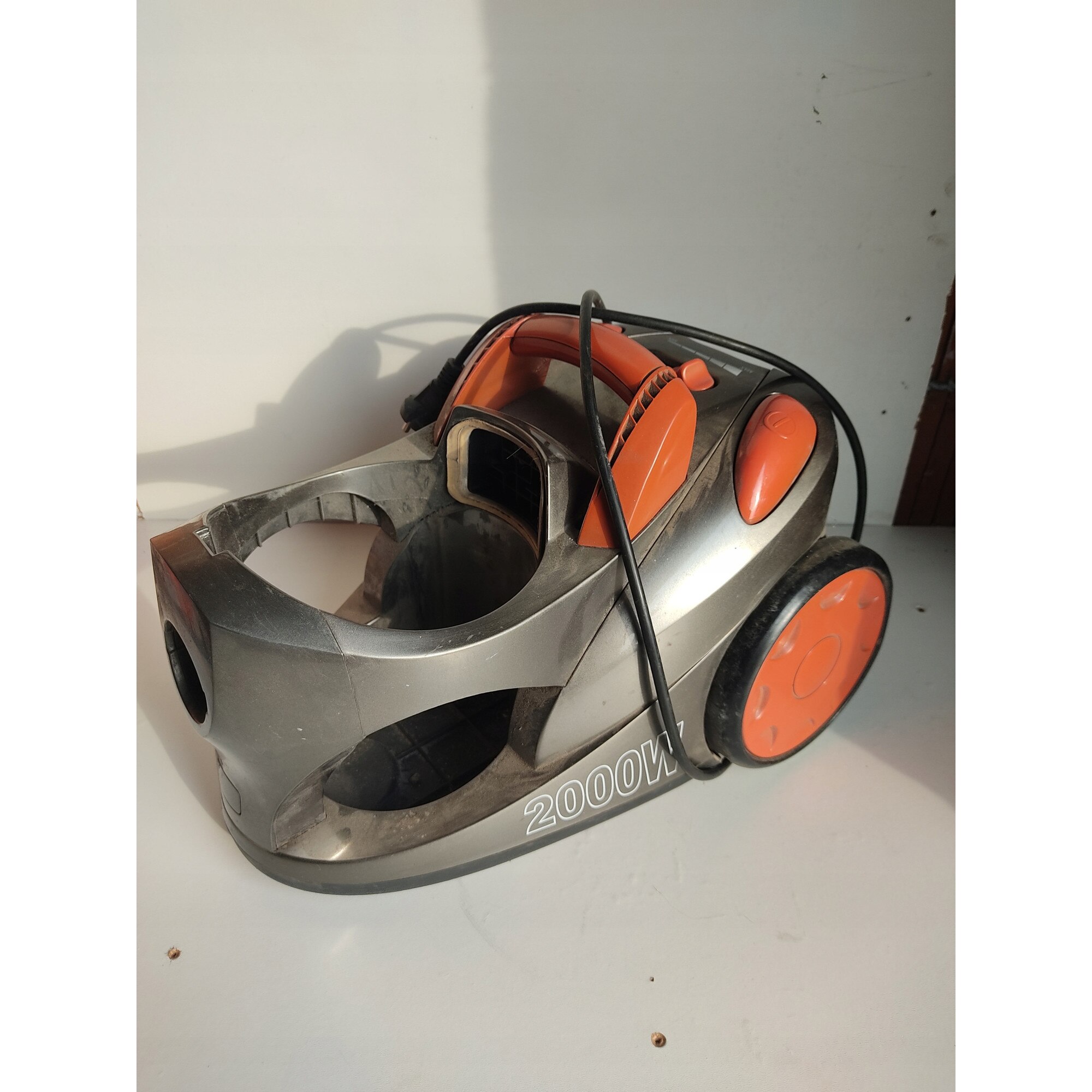 Aspirator Bomann cilindric, 700W, HEPA, gri-portocaliu, 1,25l