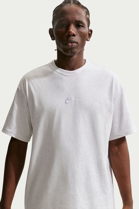 Nike, Tricou relaxed fit cu broderie logo Premium Essentials, Alb/Alb optic