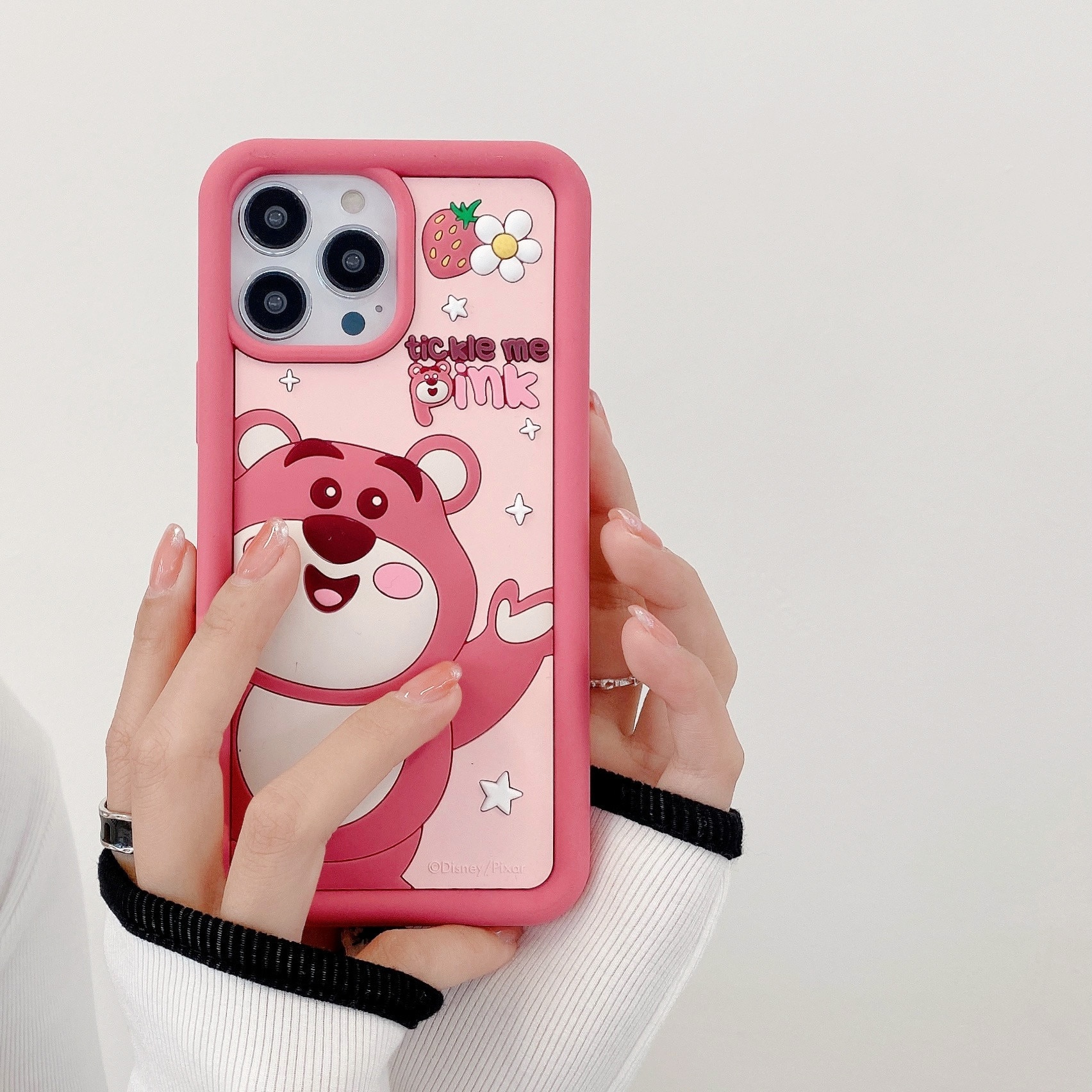 Husa silicon Lotso capsune carcasa pentru iPhone 15 Pro