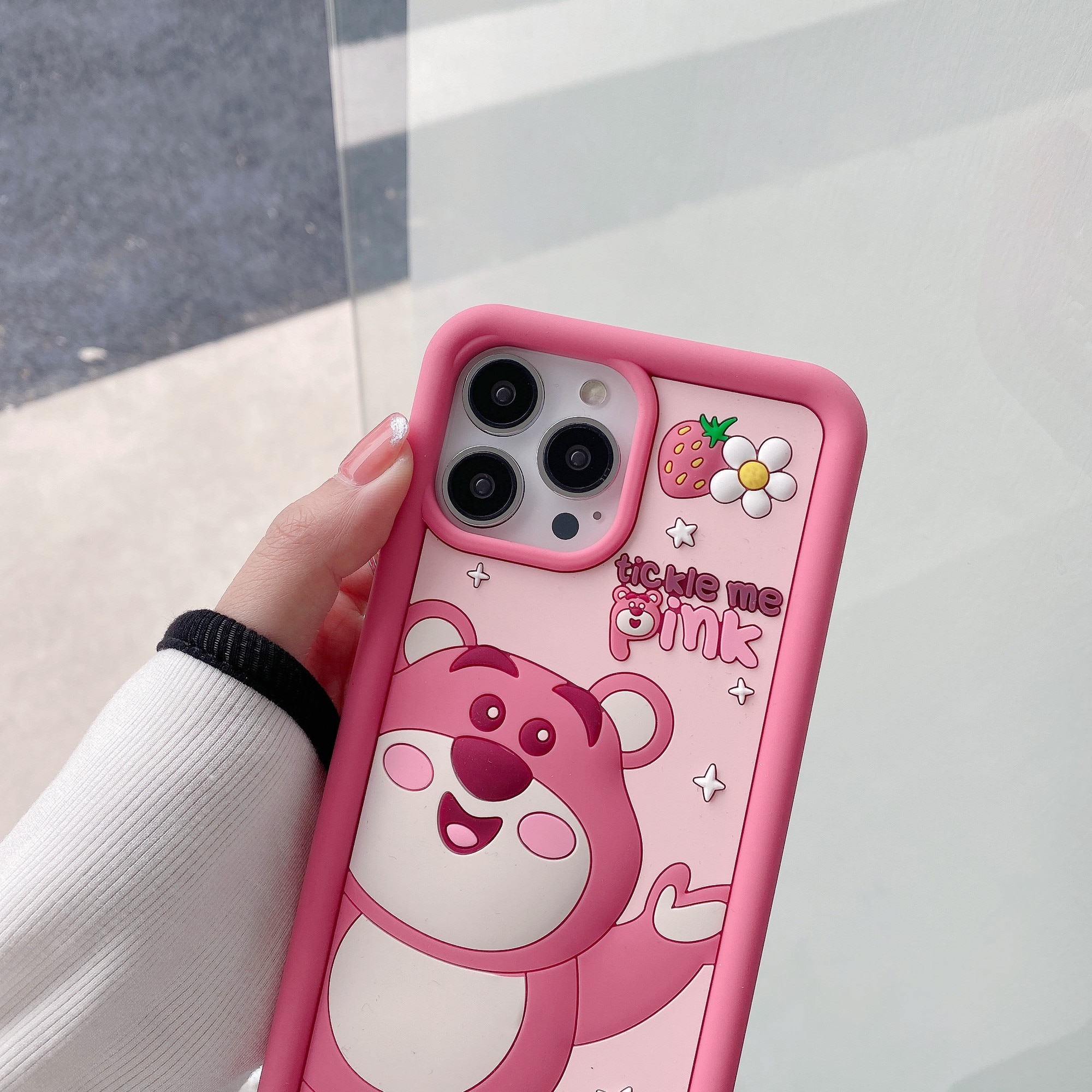 Husa silicon Lotso capsune carcasa pentru iPhone 15 Pro