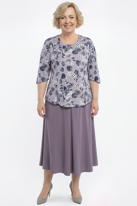 Compleu gri cu frunze deasupra