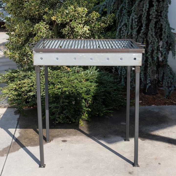 Gratar metalic pe carbuni 70×50 cm