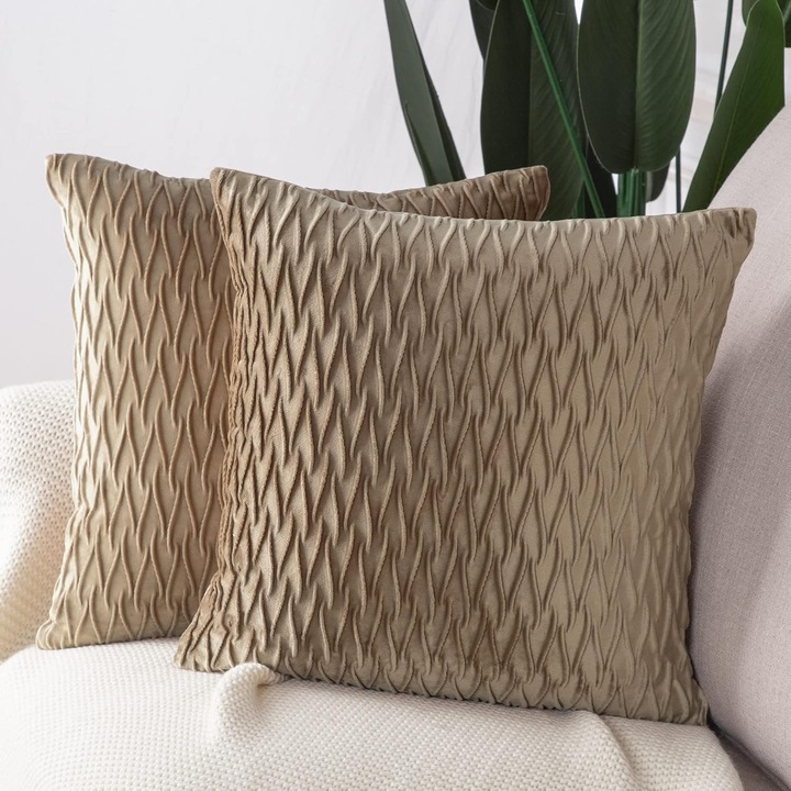 Set 2 huse perne decorative MADIZZ, catifea super soft, textura premium, 60 x 60 cm, patrate, culoare Maro deschis