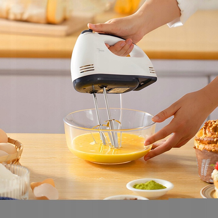 Mixer manual, 260W, 7 viteze, 5 accesorii, negru si alb