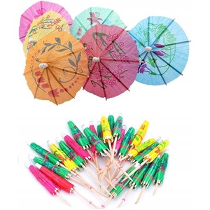 Paie si decoratiuni cocktail