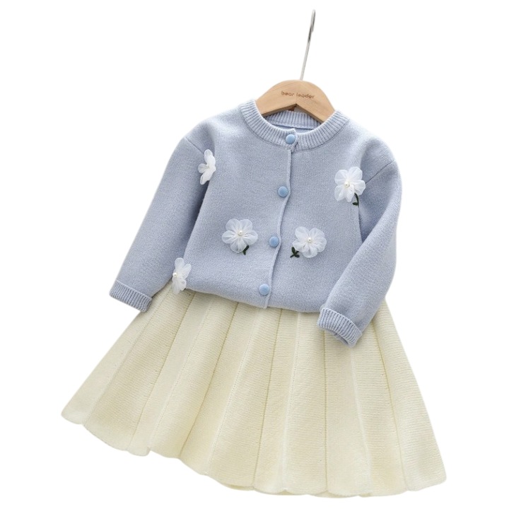 Fusta si bluza cu nasturi model Flori albe culoarea bleu