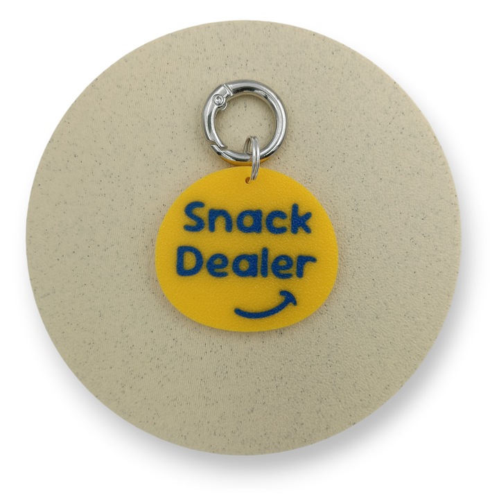 Medalion Caini Snack Dealer, Forma Organica, 41x37 mm, PLA Bioplastic, Printat 3D, Galben, Albastru