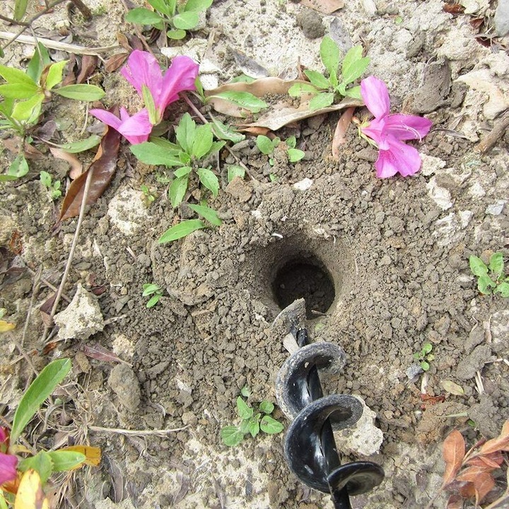 Kerti fúró 4x45 cm, mangán ötvözött acél, fekete rozsdamentes bevonat, 8 mm-es és nagyobb fúrókhoz
