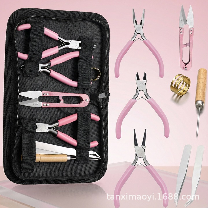 Un kit de unelte pentru fabricarea bijuteriilor, incluzand clesti, foarfece si pensete; un set de mini-clesti multifunctionali cu clesti cu varf ascutit, cu varf rotund si cu gura unghiulara; un set complet de unelte pentru margelit DIY, roz.