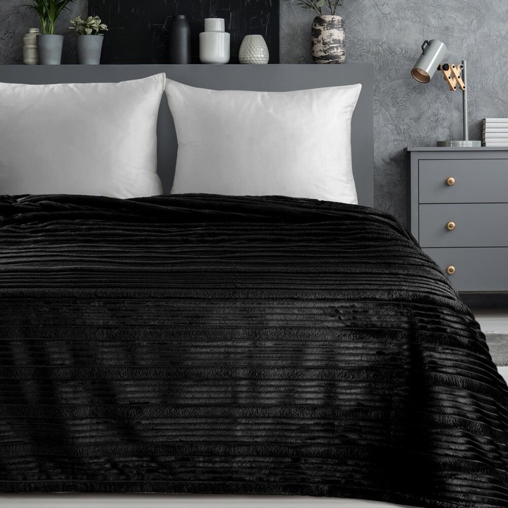 Patura NINA, Eurofirany, 220x200cm, neagra, 100% poliester, design cu dungi 3D