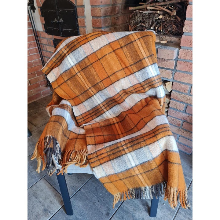 Patura din lana cu franjuri, 150x200cm, model carouri, miodie si bruna