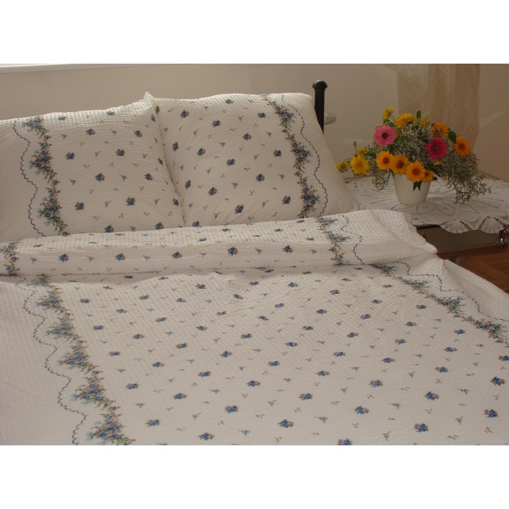 Lenjerie de pat, Fan, 200x220cm, 2 poshese 70x80cm, flori albastre pe fundal alb, fara calcare