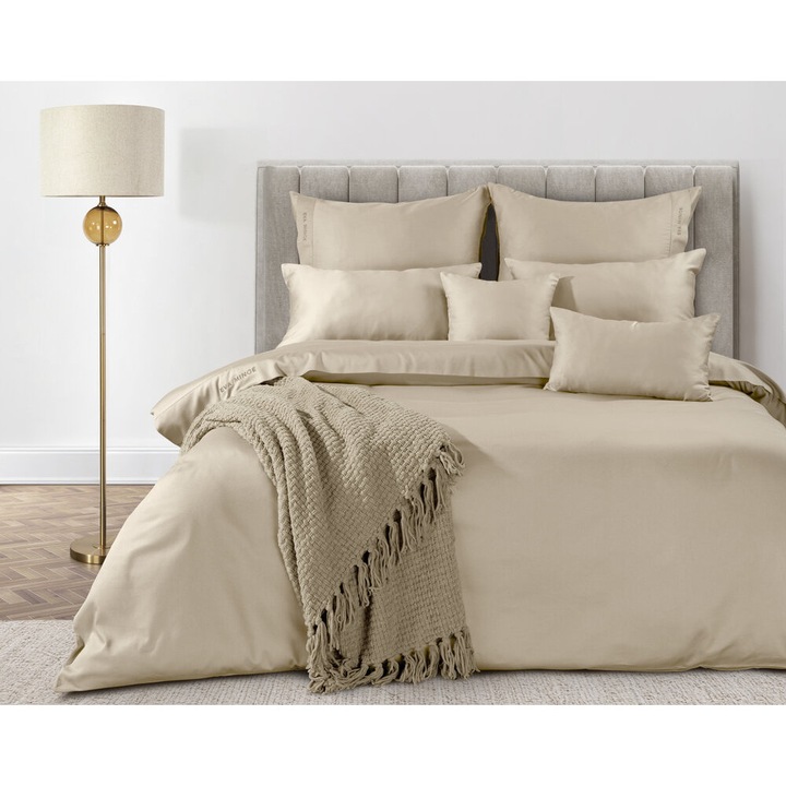 Ágynemű garnitúra Eurofirany, 160x200cm, 100% makoszatén, bézs, 2 db 70x80cm-es párnahuzattal, hímzett logóval