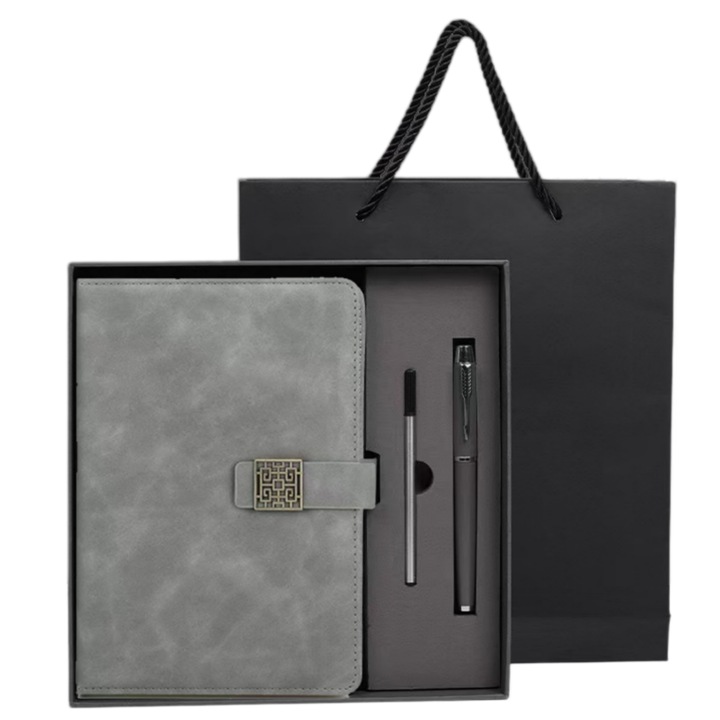 Agenda tip portofoliu A5, Lunniquee, 200 pagini, gri, 210x145mm, set cu pix metalic