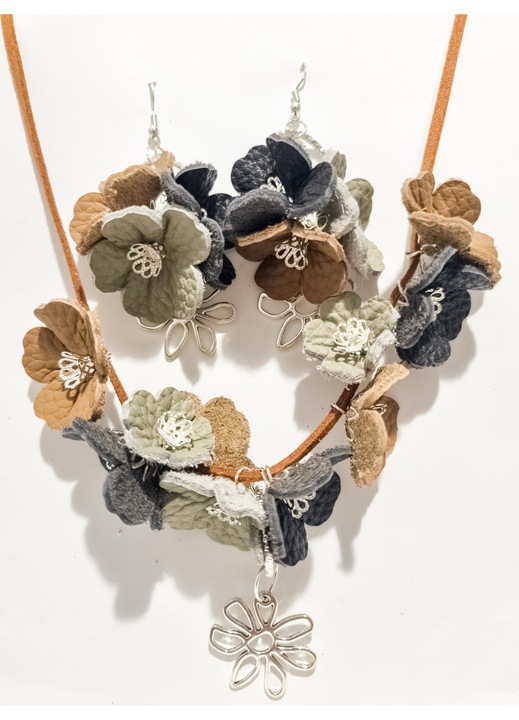 Set cercei cu pandant din piele naturala, tip FLORI, in culori