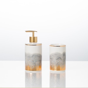 Suporturi si accesorii de baie