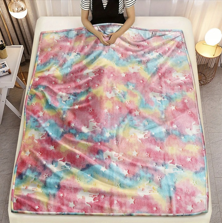 Patura pentru copii, unicorni, 150x200cm, multicolor, moale, luminescenta in intuneric