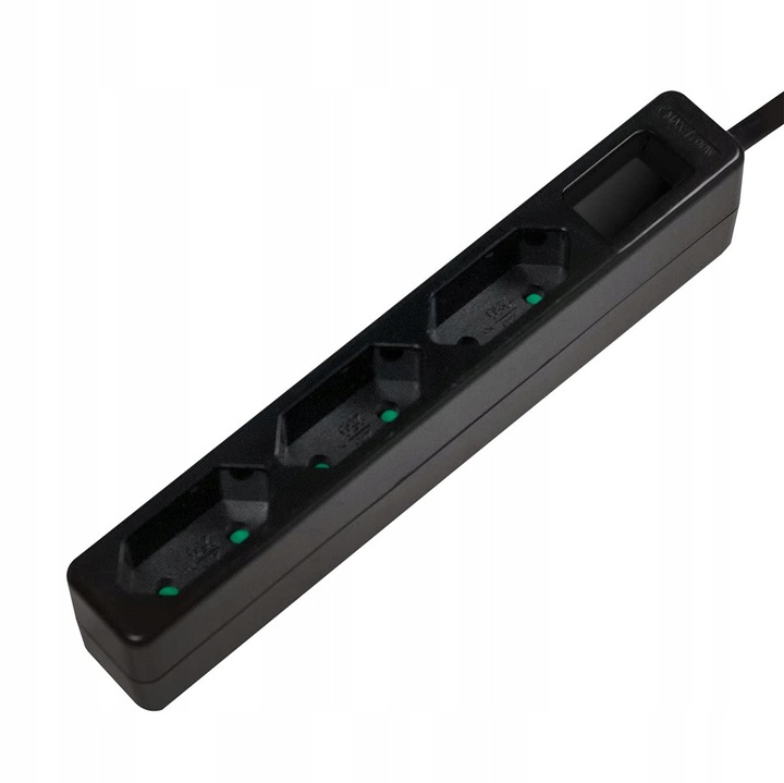 Разклонител Logilink, 3 контакта CEE 7/16, защита за деца, черен