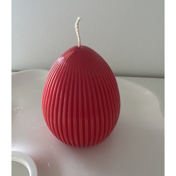 Lumanare parfumata model Ou rosu de Paste, Celest, parfum Floral, creat manual din ceara naturala de soia, cadoul ideal