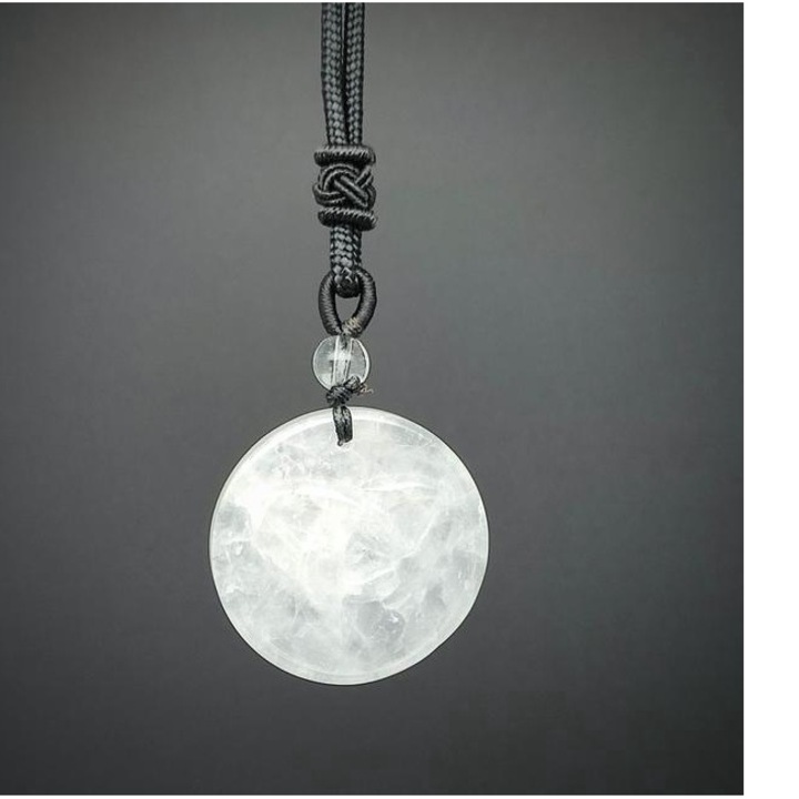 Kör trefoil hegyikristály medál zsinóron 3, 5cm