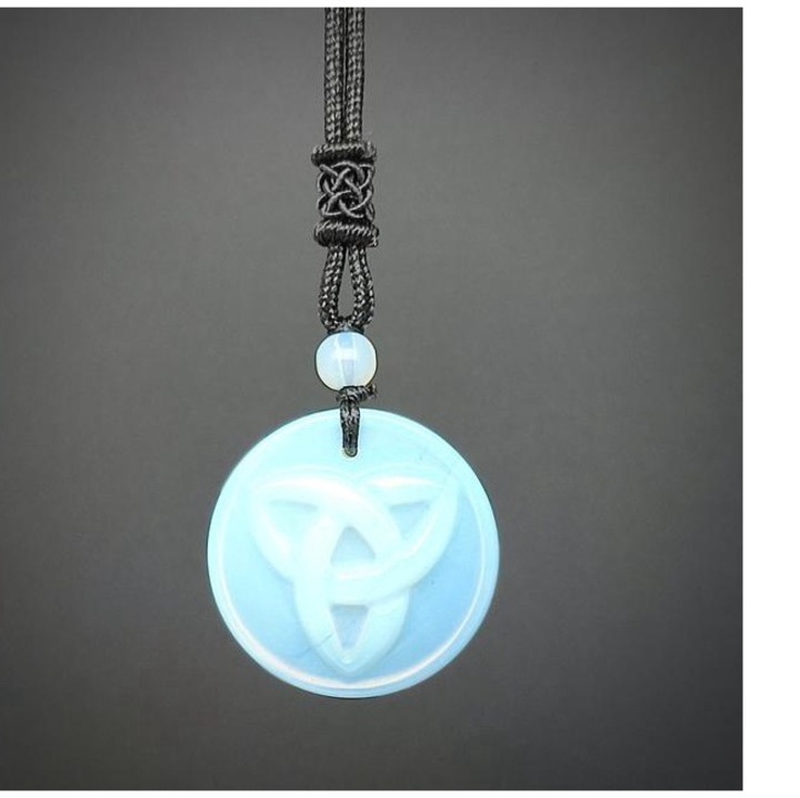 Kör trefoil opalit medál zsinóron 3, 5cm