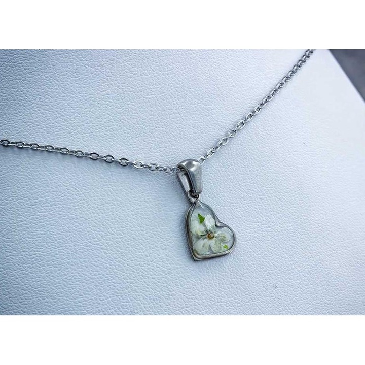 Fehér nefelejcs műgyanta nyaklánc