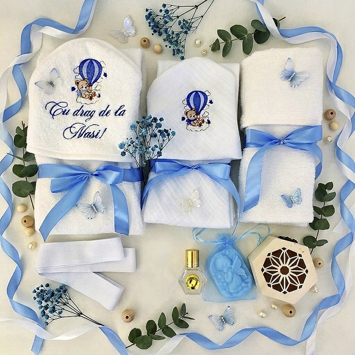 Trusou Botez Teddy Bear Balloon Albastru – Set 7 Piese, Brodat, 75x75cm, 70x70cm