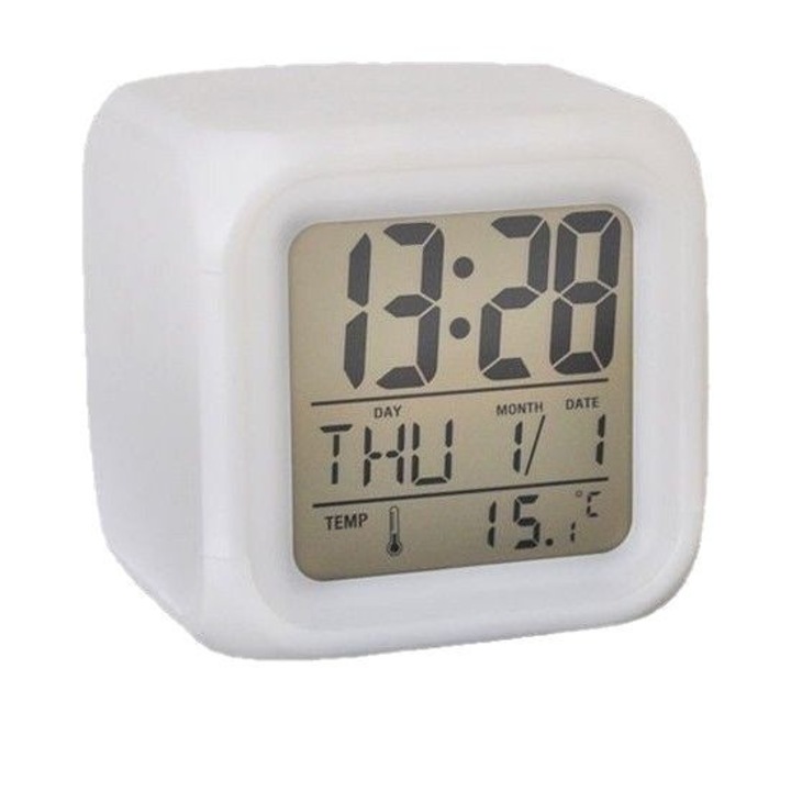 Ceas alarma digital LED cu schimbare de culoare, functie de calendar si temperatura, 7 culori, alimentare cu 3 baterii, 3 inch
