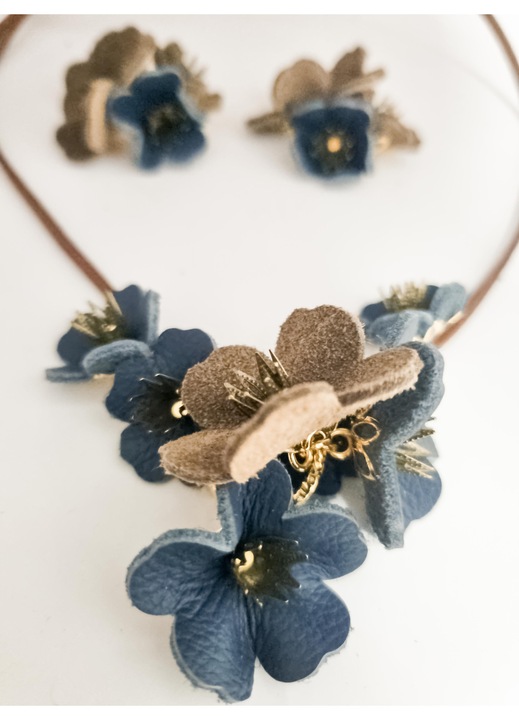 Set cercei din piele naturala, unicat, tip FLORI, culori diverse