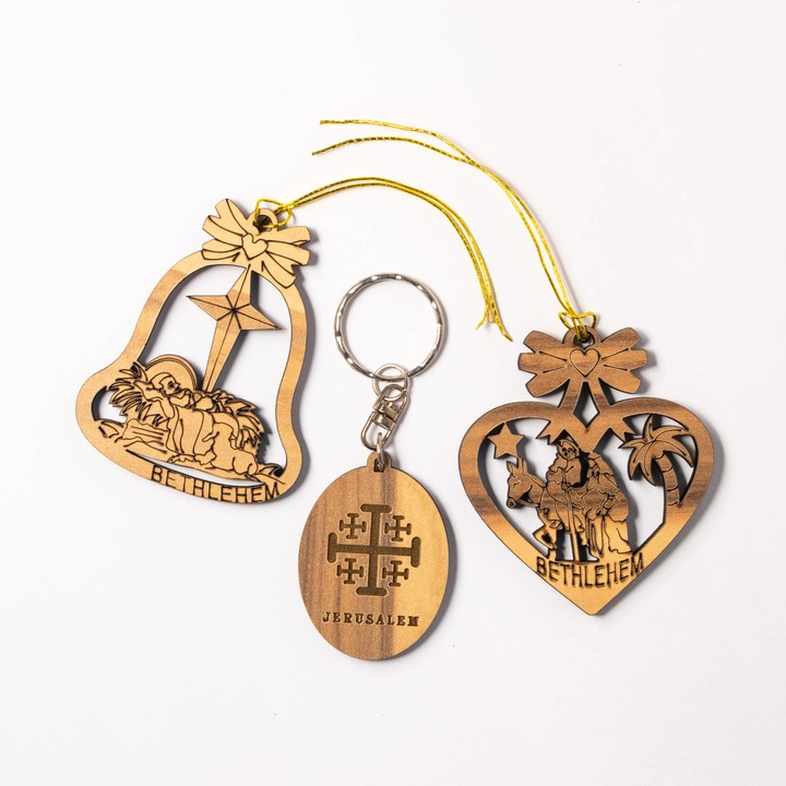 Set Globuri de Craciun din Lemn de Maslin + Breloc Crucea Ierusalimului – Betleem